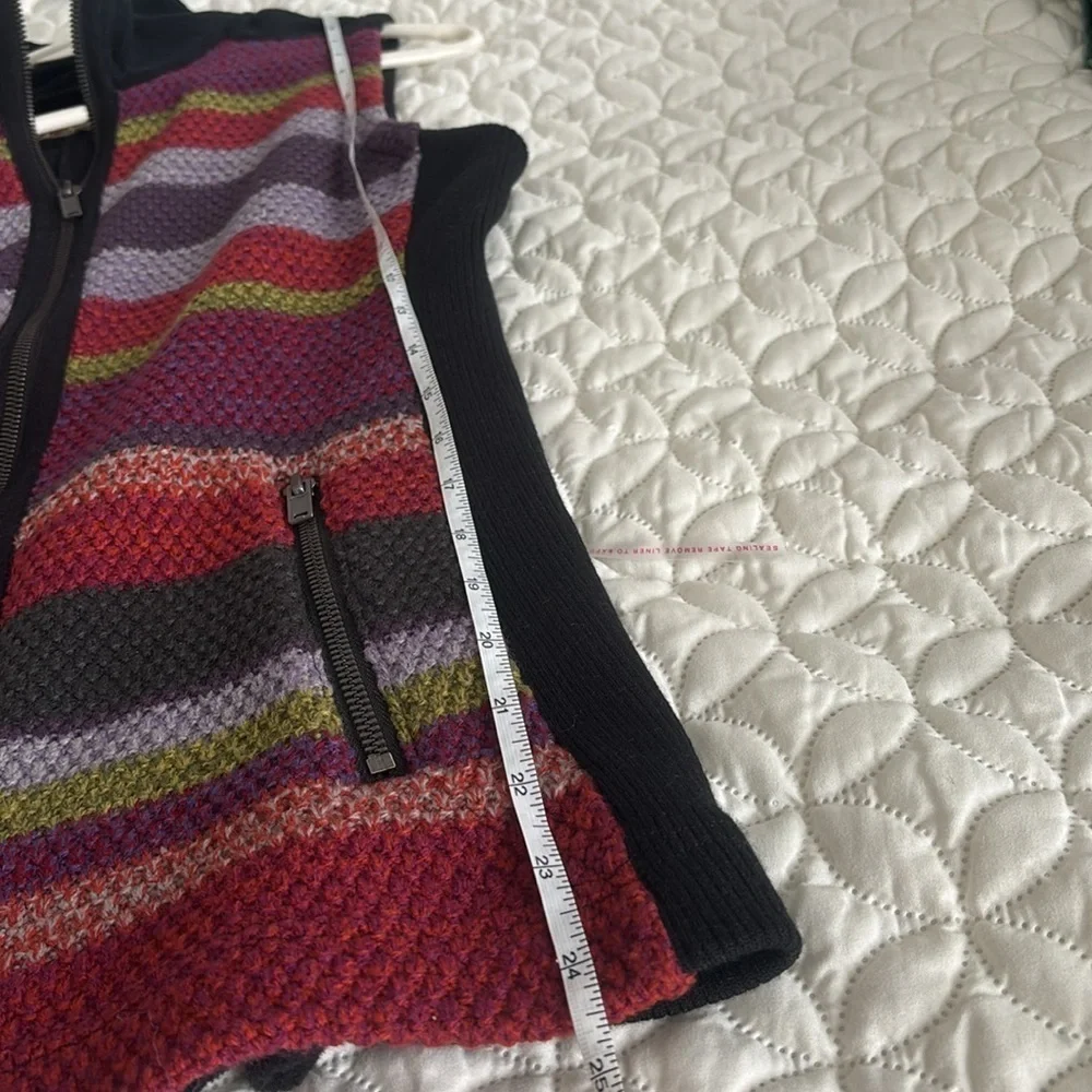 Ruff Hewn Colorful Woven Texture and Solid Black Back w/stretch Side Panels Sm - Picture 13 of 13